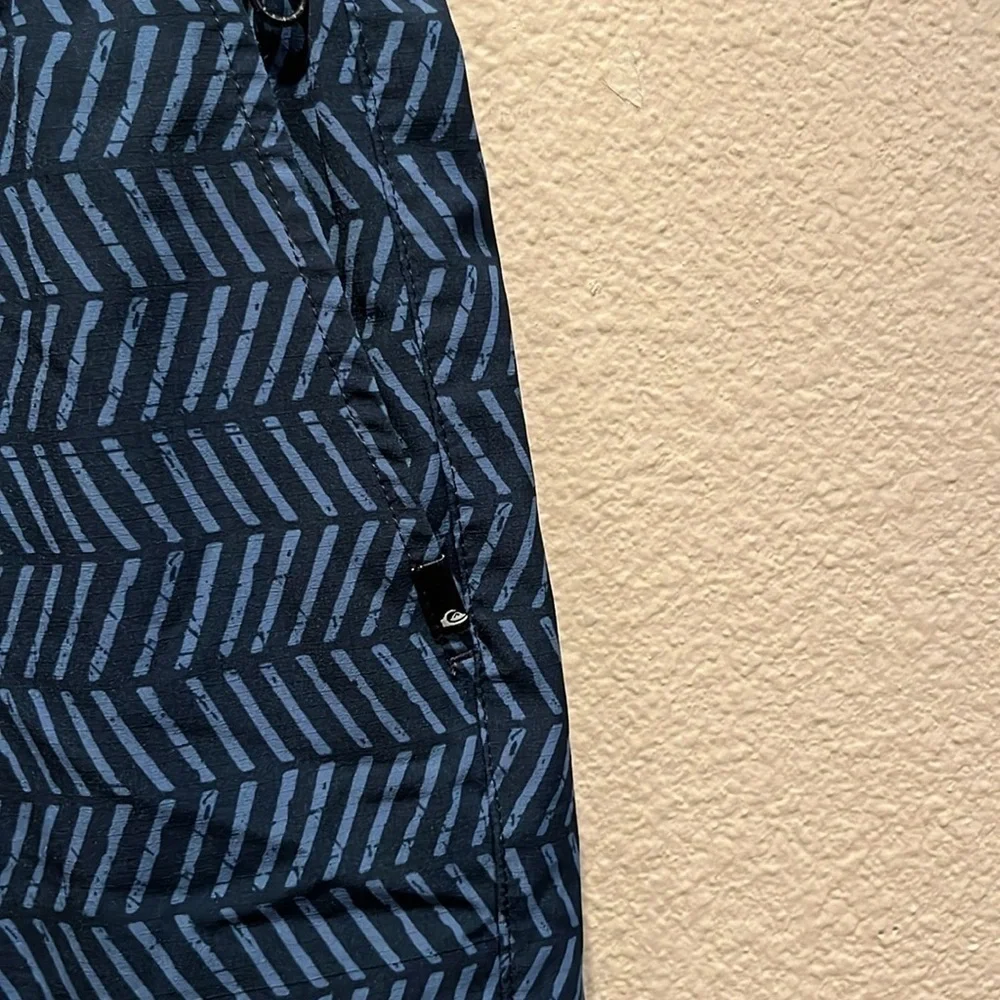 Quiksilver Men’s Amphibian Board Shorts Swim Trunks Size Medium